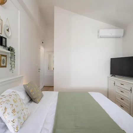 Holiday home 4 Bedroom Lovely In Pusti